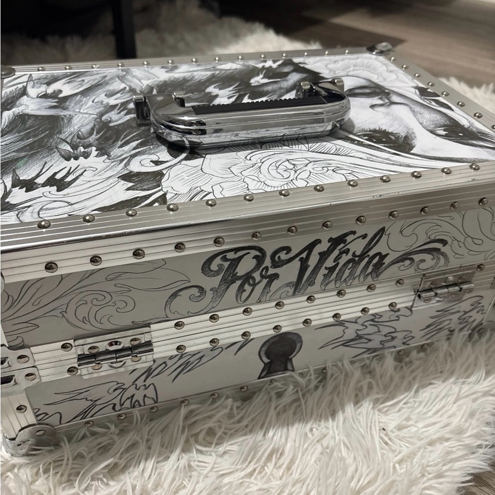 Kat Von D Angelino / Angeleno Train Case RARE - Picture 4 of 5